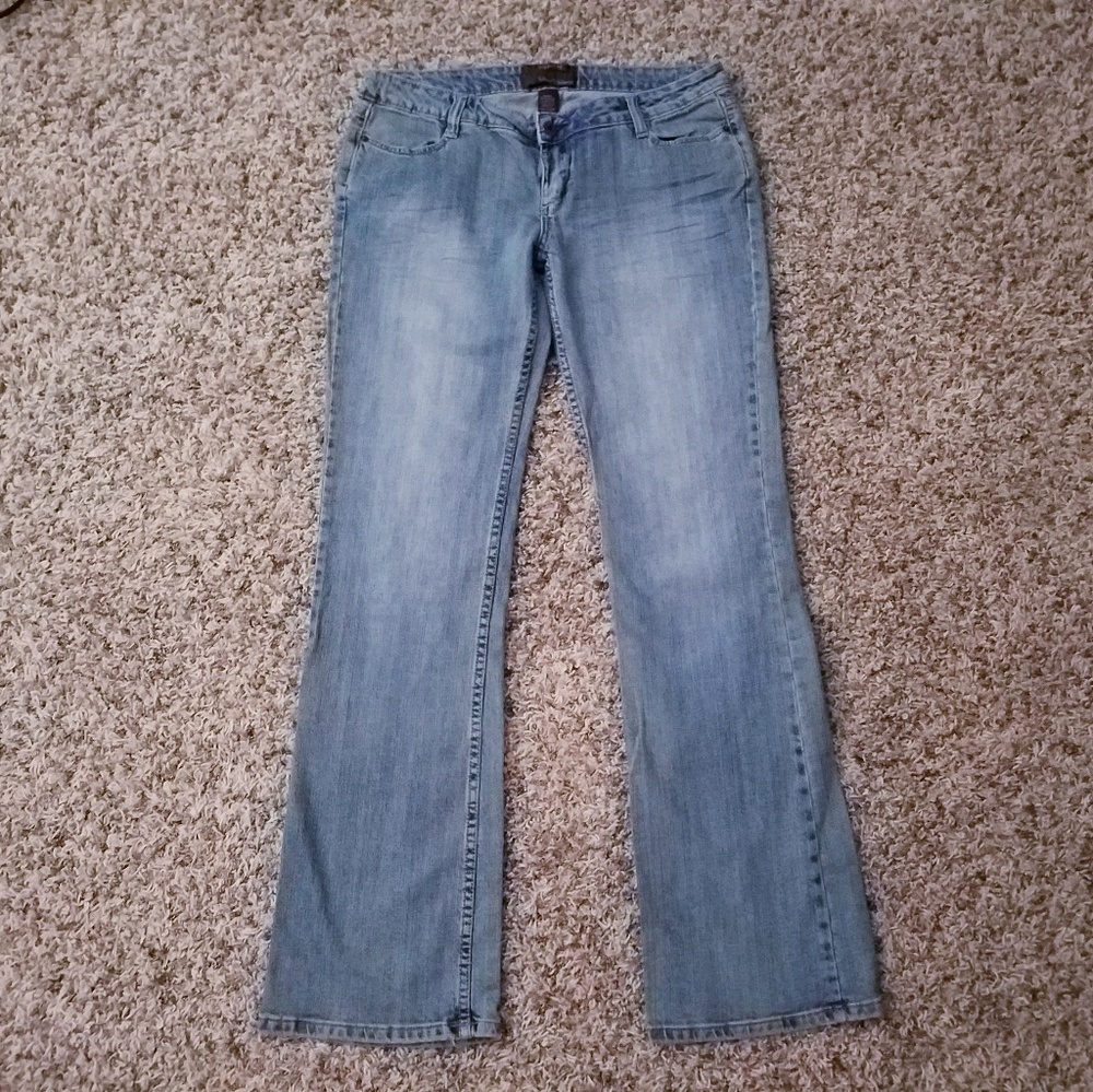 Jeans - Picture 2 of 5